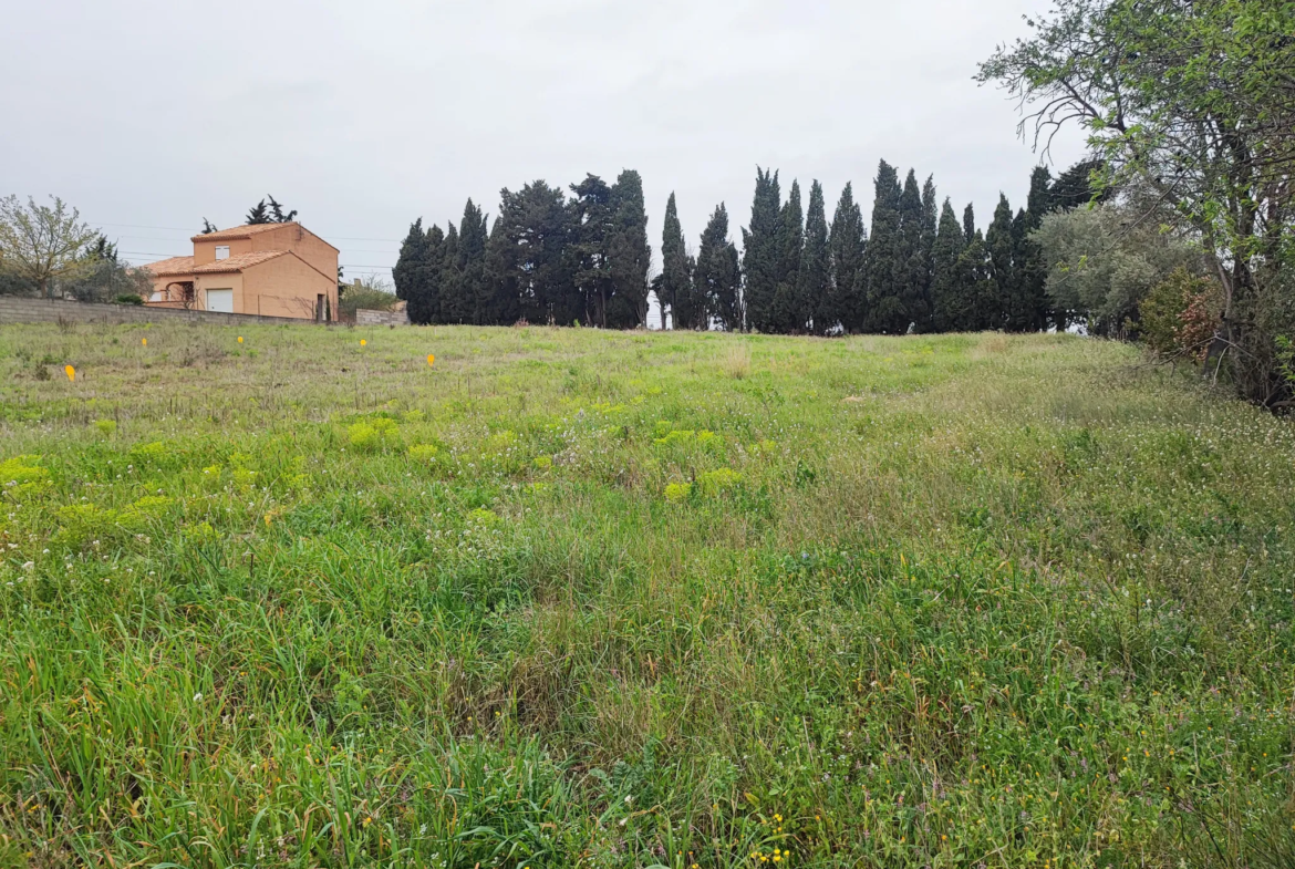 Terrain constructible de 938 m² à Castelnau d'Aude 