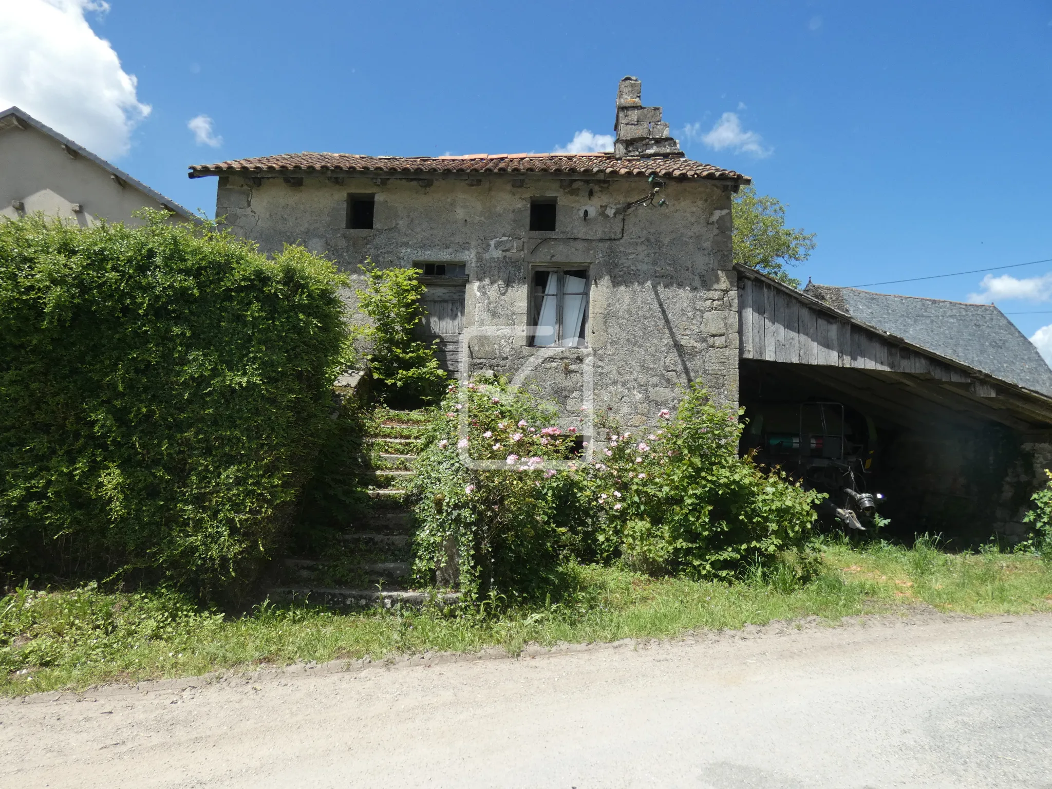 Grande maison familiale avec ancienne maison à Lamativie 