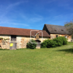 Maison en pierre à rénover à Chasteaux