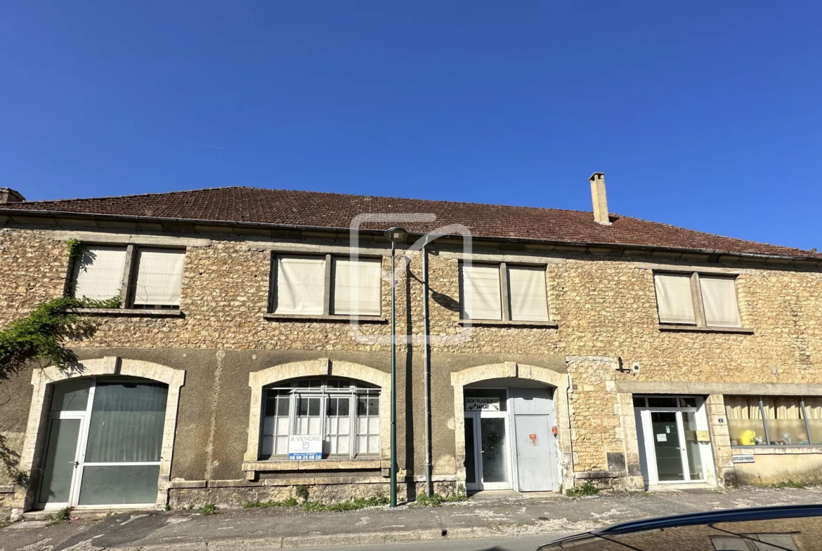 Immeuble de 360 m² à vendre à Sarlat 