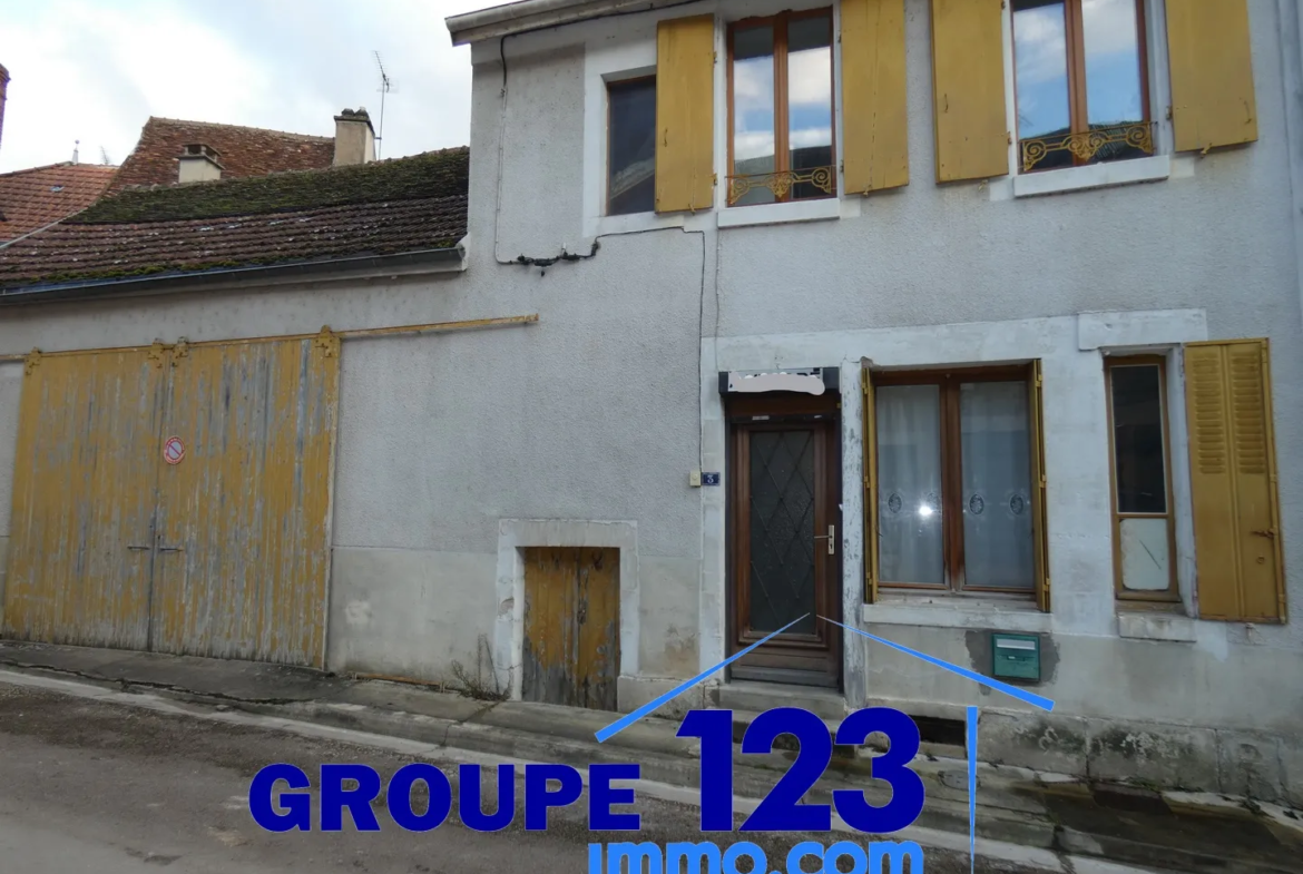 Maison de caractère à vendre à Cravant - 110 m2 avec jardin 