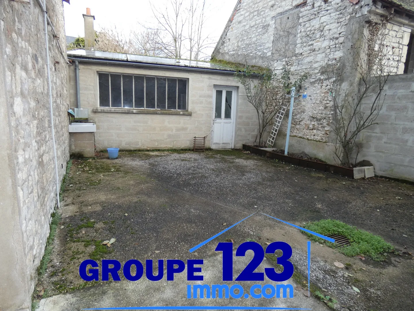 Maison de caractère à vendre à Cravant - 110 m2 avec jardin 