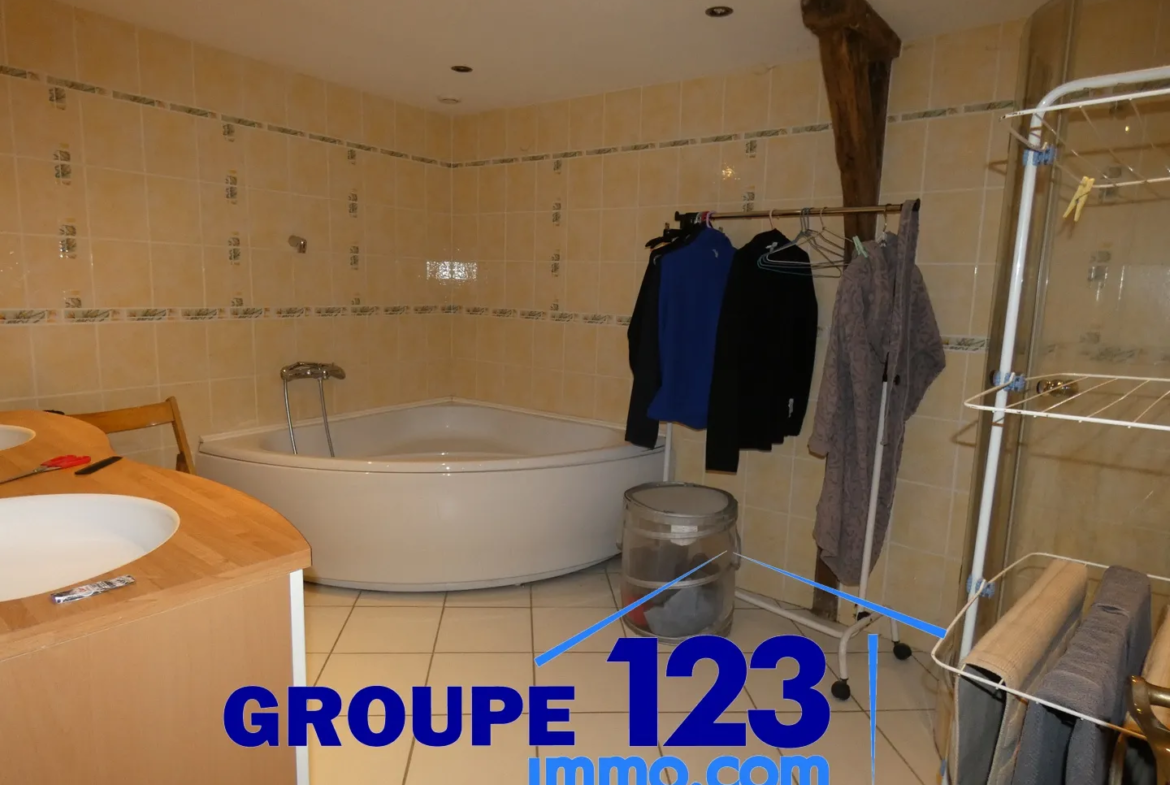 Maison de caractère à vendre à Cravant - 110 m2 avec jardin 