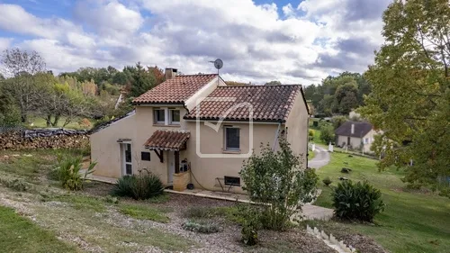 Maison contemporaine 123 m² avec piscine à Gourdon 