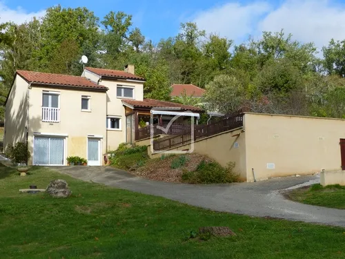 Maison contemporaine 123 m² avec piscine à Gourdon 