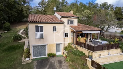 Maison contemporaine 123 m² avec piscine à Gourdon 