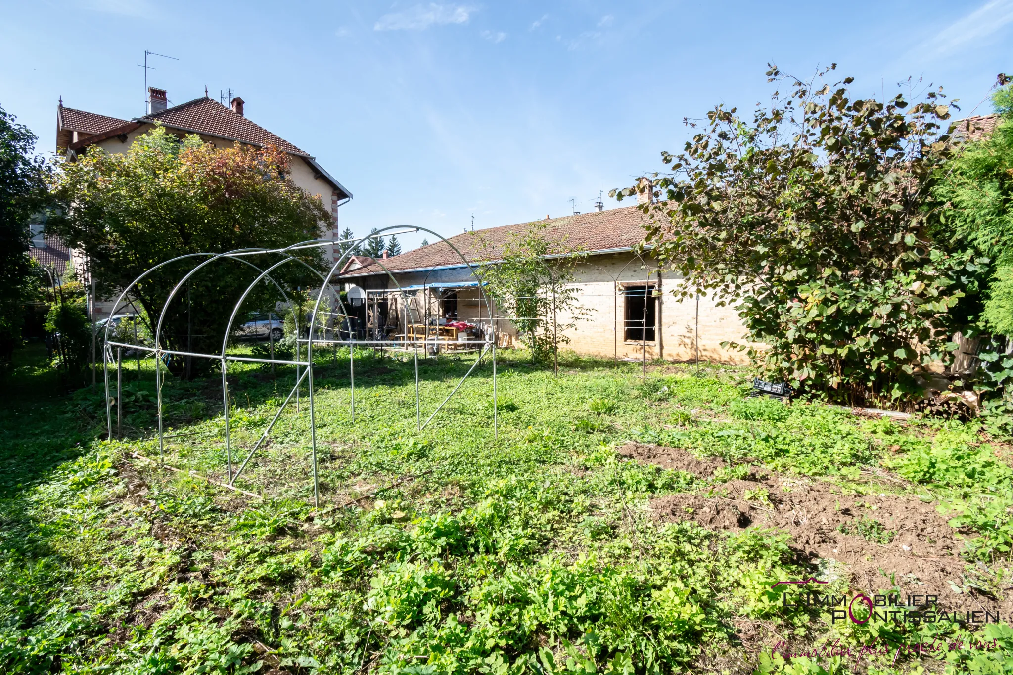 Vente à Pontarlier : Appartement T4 et T2 avec jardin et garage 