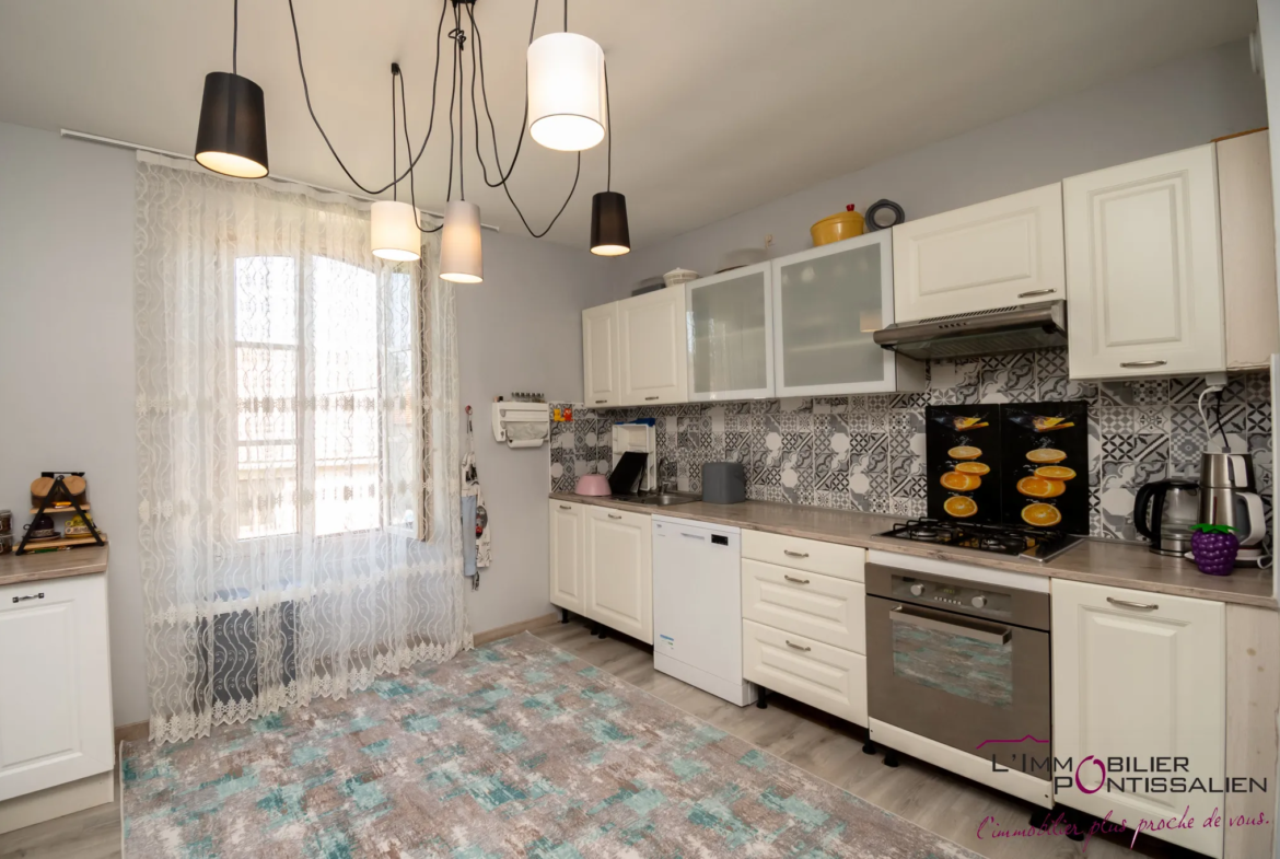 Vente à Pontarlier : Appartement T4 et T2 avec jardin et garage 