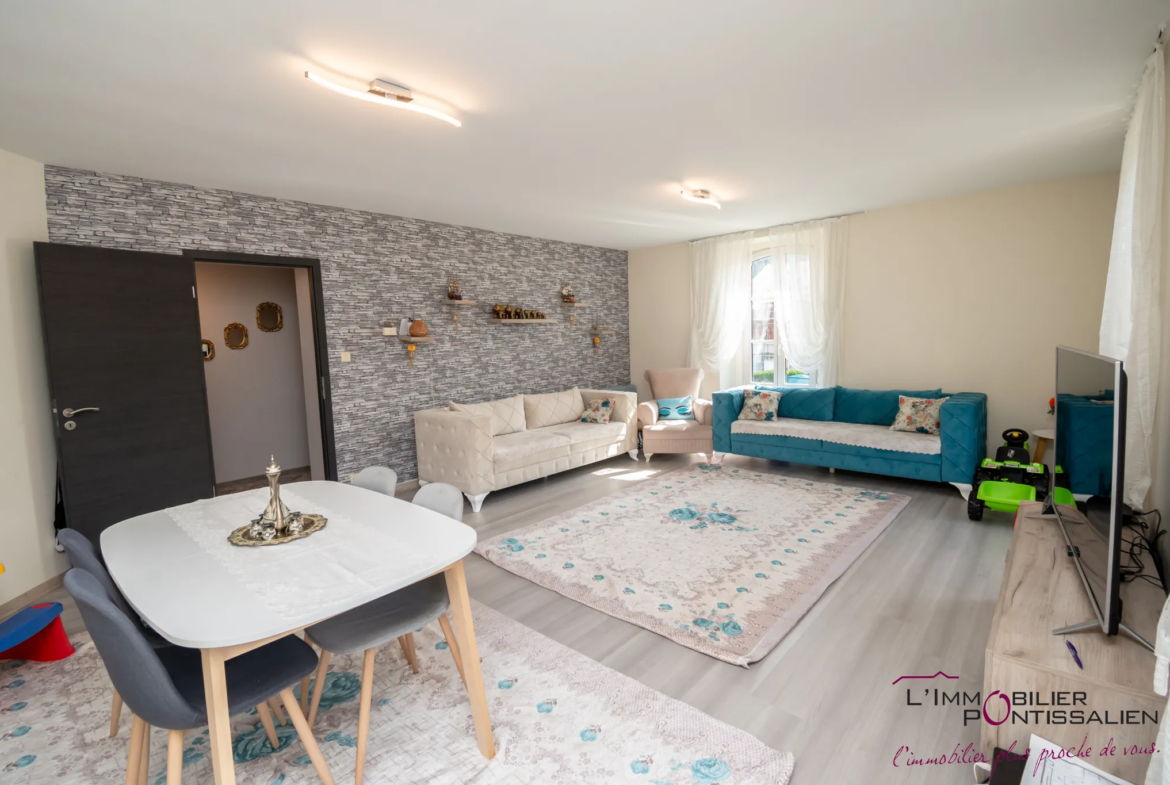 Vente à Pontarlier : Appartement T4 et T2 avec jardin et garage 