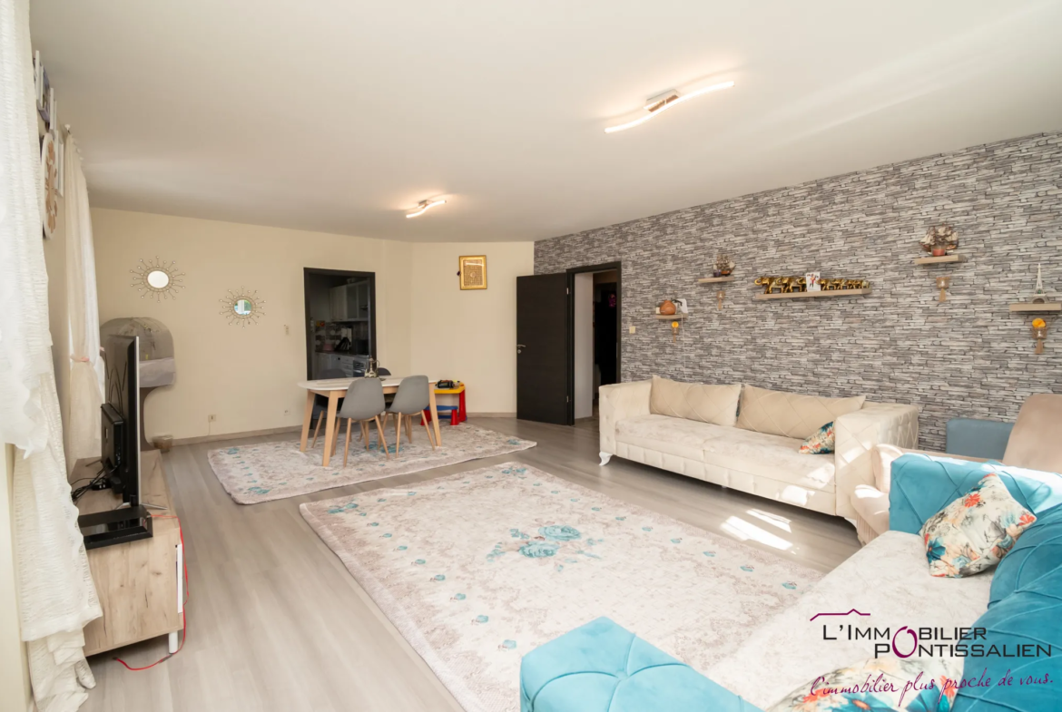 Vente à Pontarlier : Appartement T4 et T2 avec jardin et garage 