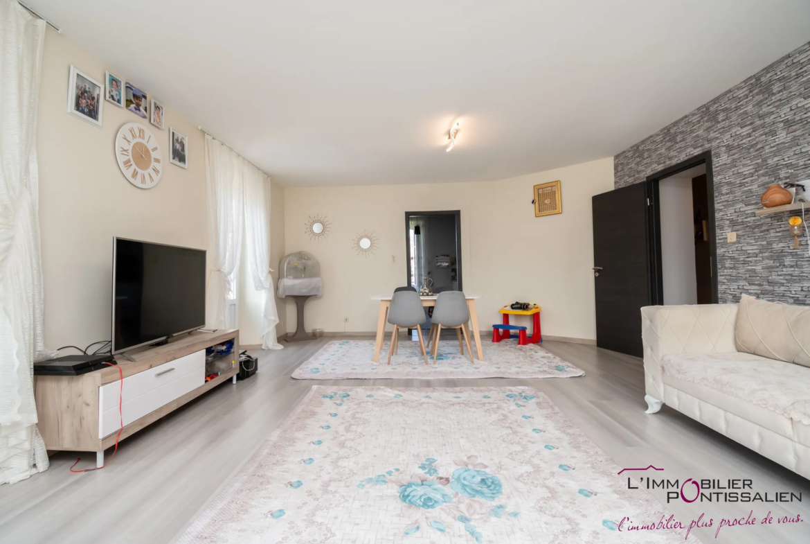 Vente à Pontarlier : Appartement T4 et T2 avec jardin et garage 