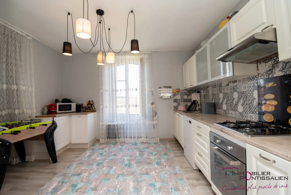 Vente à Pontarlier : Appartement T4 et T2 avec jardin et garage 