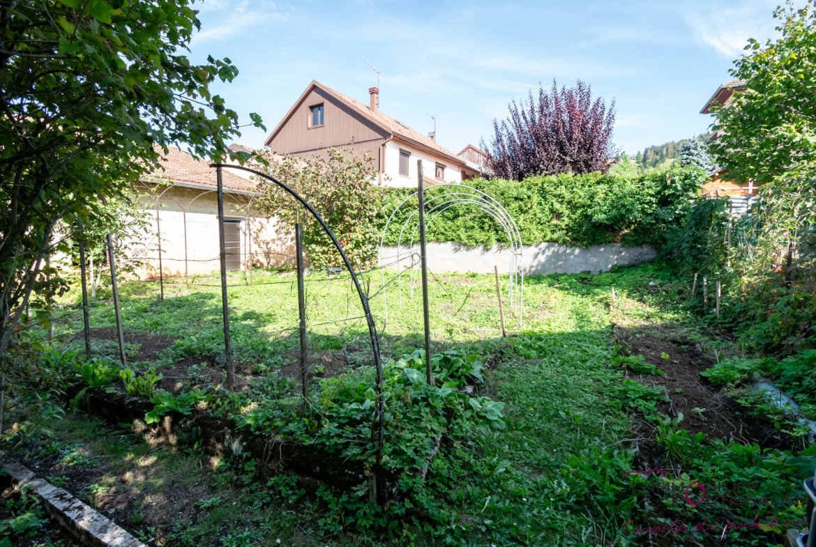 Vente à Pontarlier : Appartement T4 et T2 avec jardin et garage 