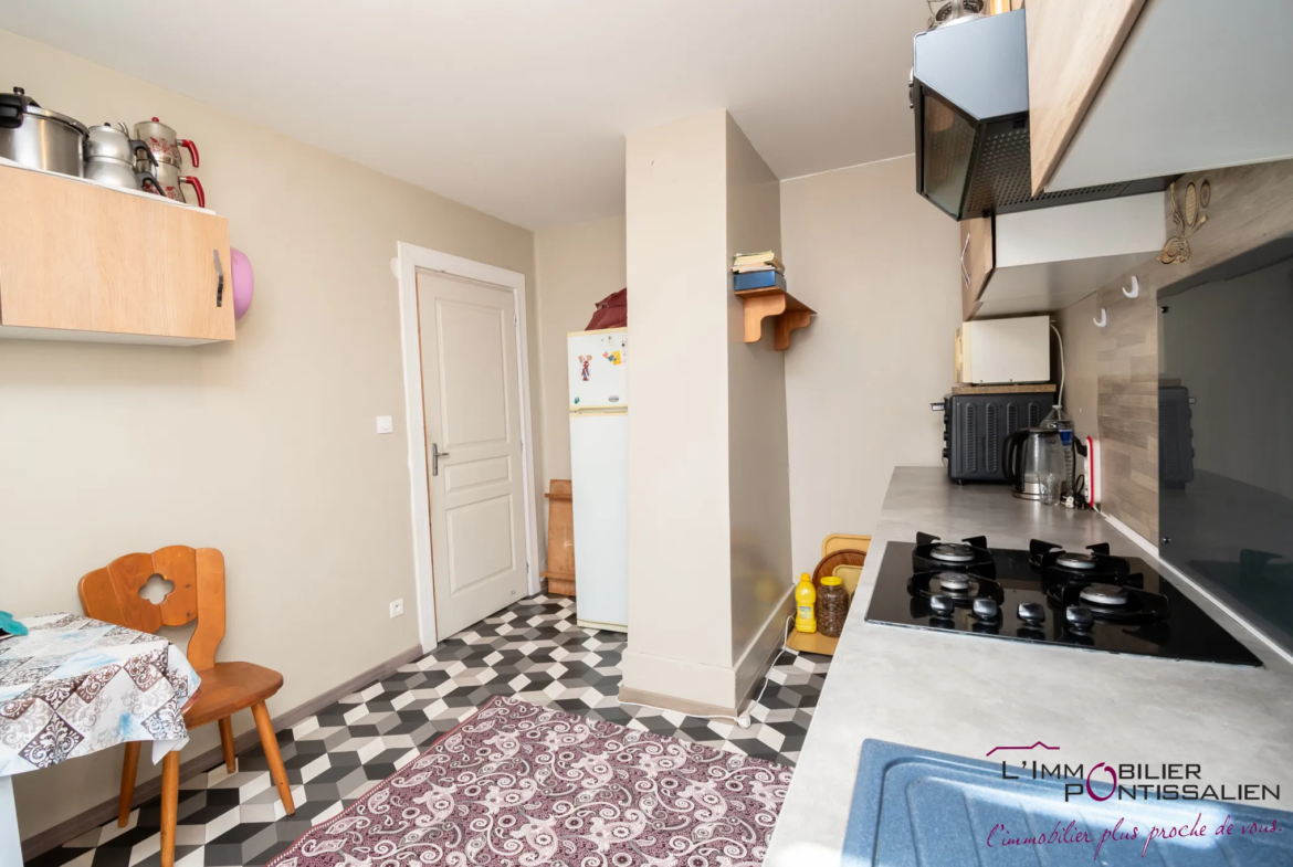 Vente à Pontarlier : Appartement T4 et T2 avec jardin et garage 