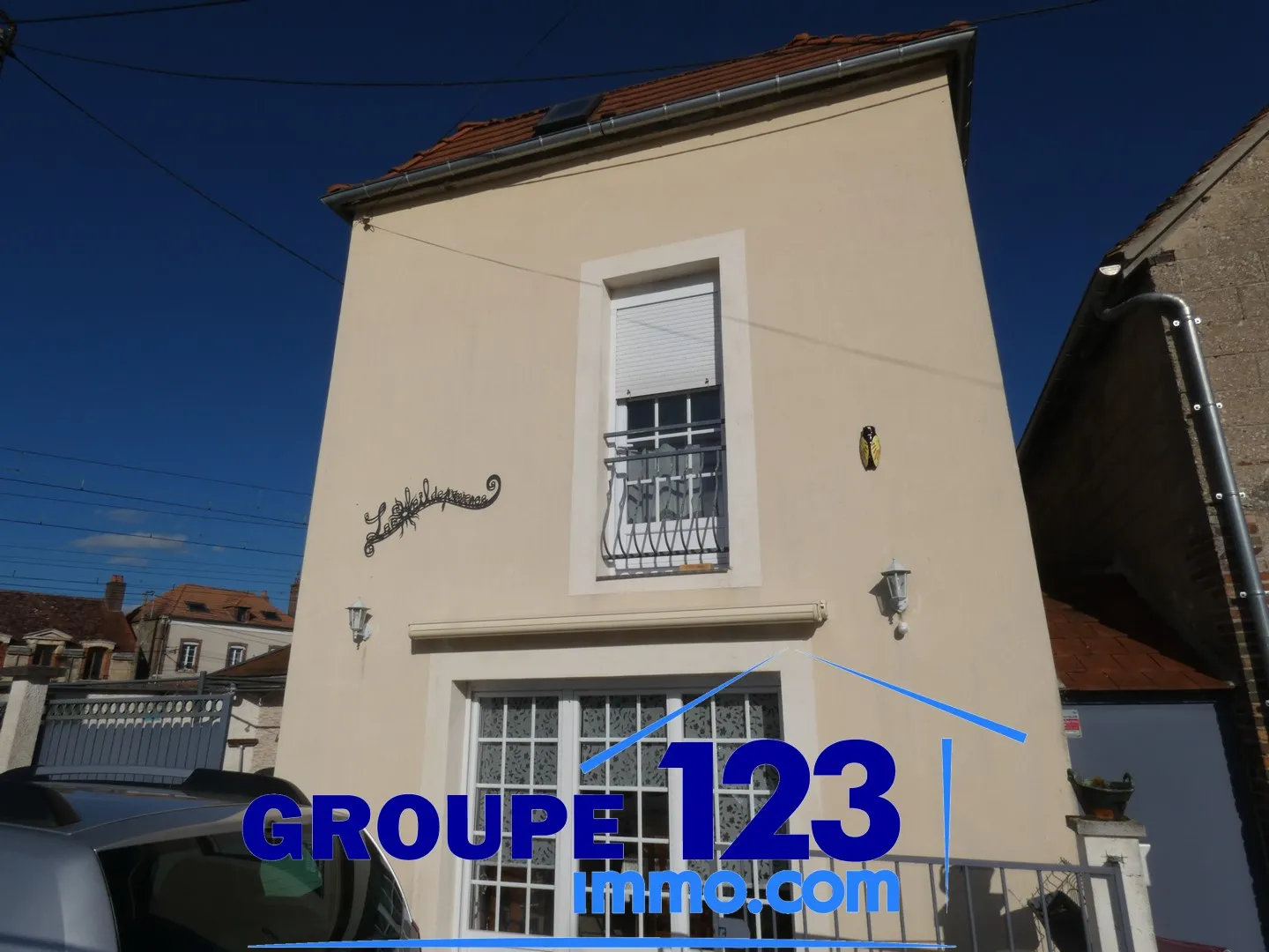 Maison habitable immédiatement à Brienon-sur-Armançon - 2 chambres avec jardin 