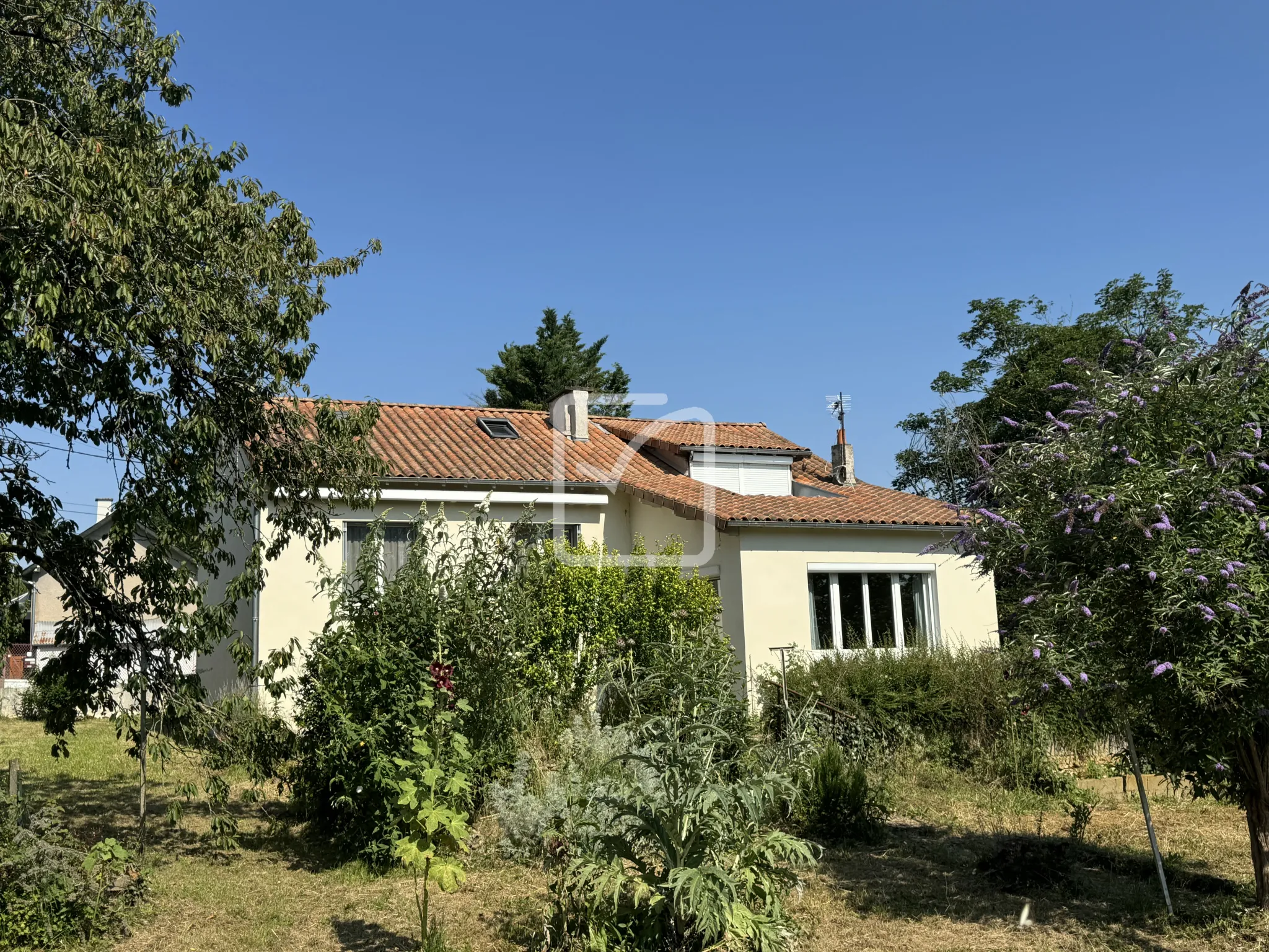 Maison de 109 m2 à Poitiers, quartier des Dunes, à rénover 