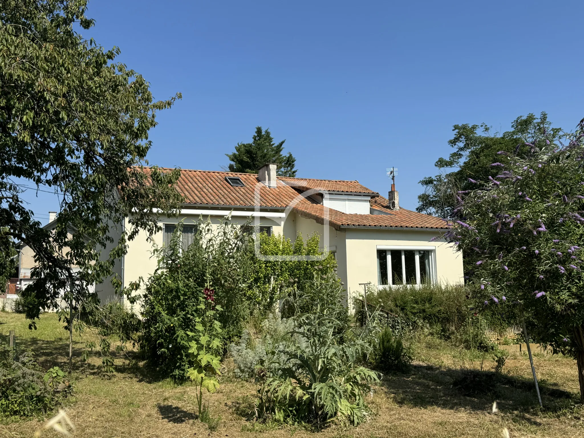 Maison de 109 m2 à Poitiers, quartier des Dunes, à rénover 