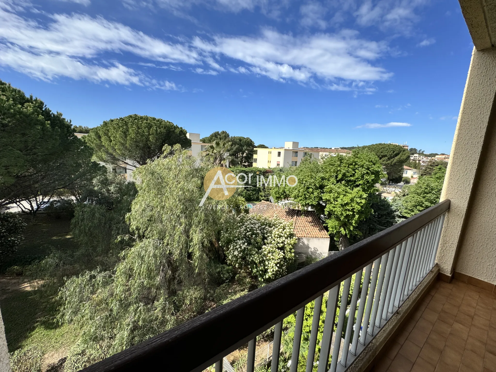 Bel Appartement T2 avec Terrasse à Sanary sur Mer 