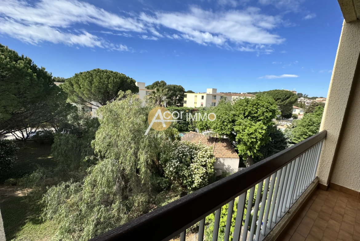 Bel Appartement T2 avec Terrasse à Sanary sur Mer 