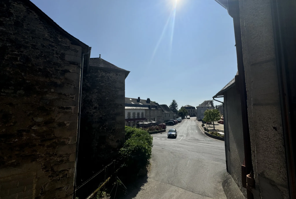 Maison à vendre à Chamboulive en Corrèze avec 4 chambres 