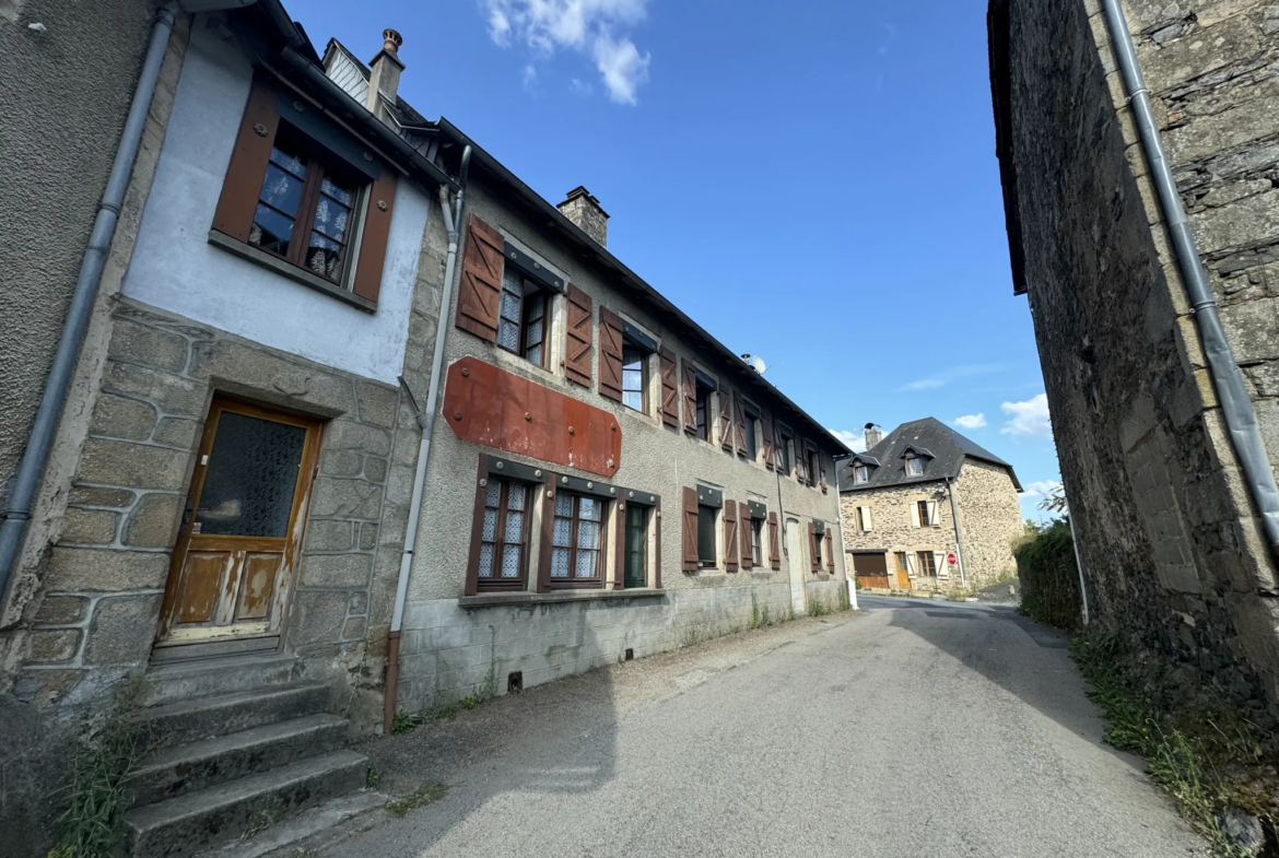 Maison à vendre à Chamboulive en Corrèze avec 4 chambres 