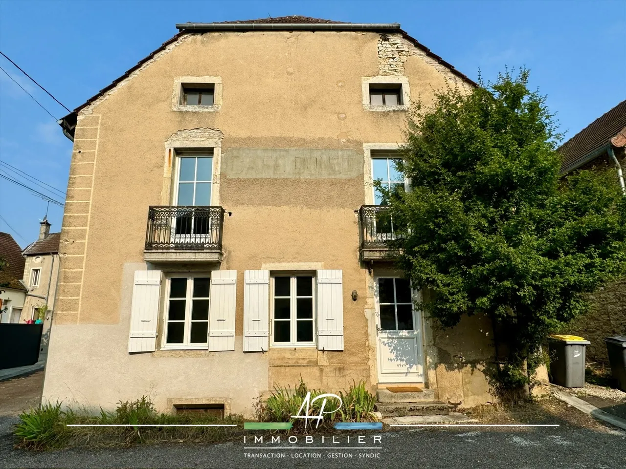 Maison de ville à vendre à Bourberain - 4 chambres, terrain privatif 