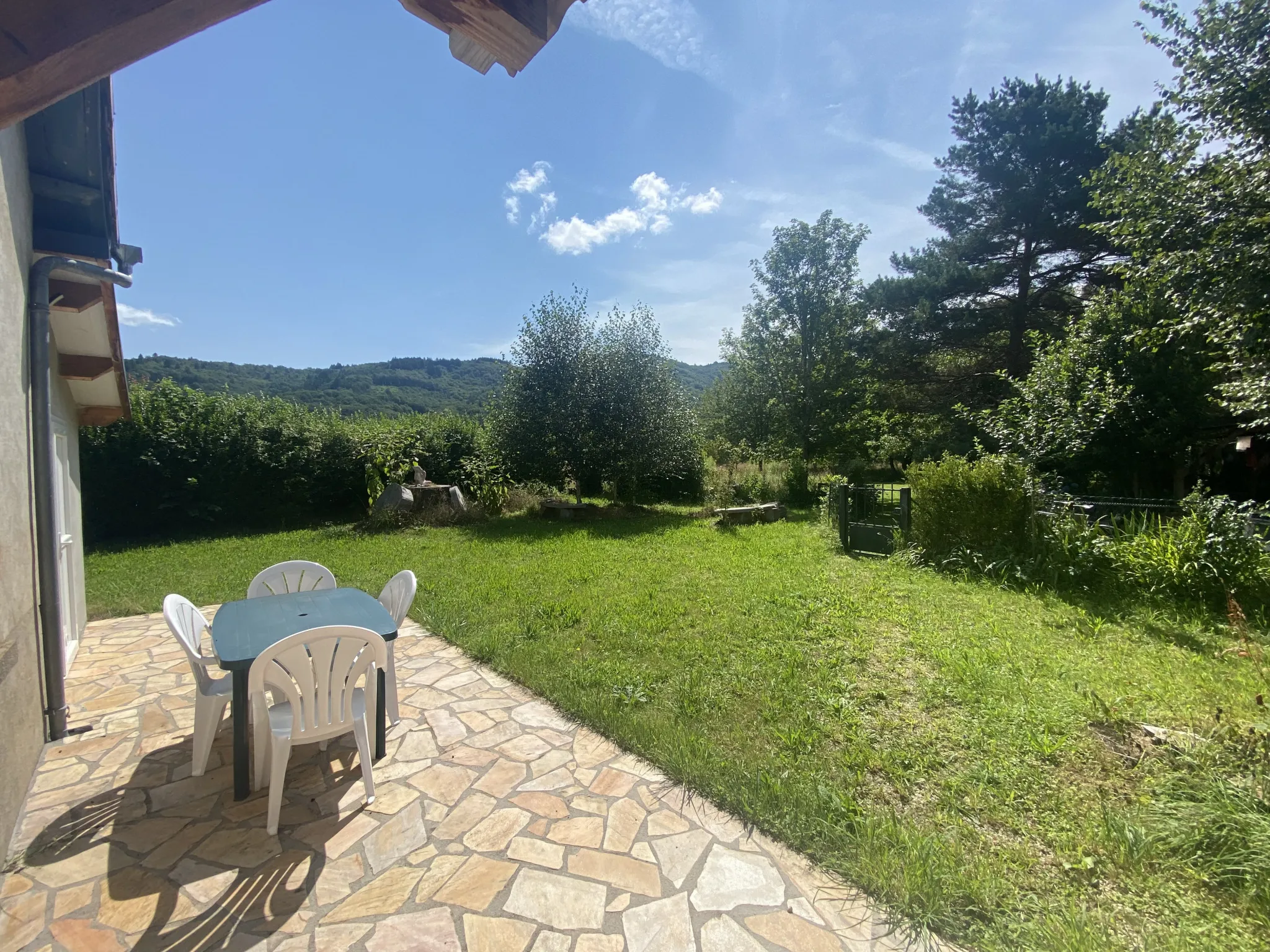 À vendre : maison familiale à Argentat-sur-Dordogne avec accès rivière 