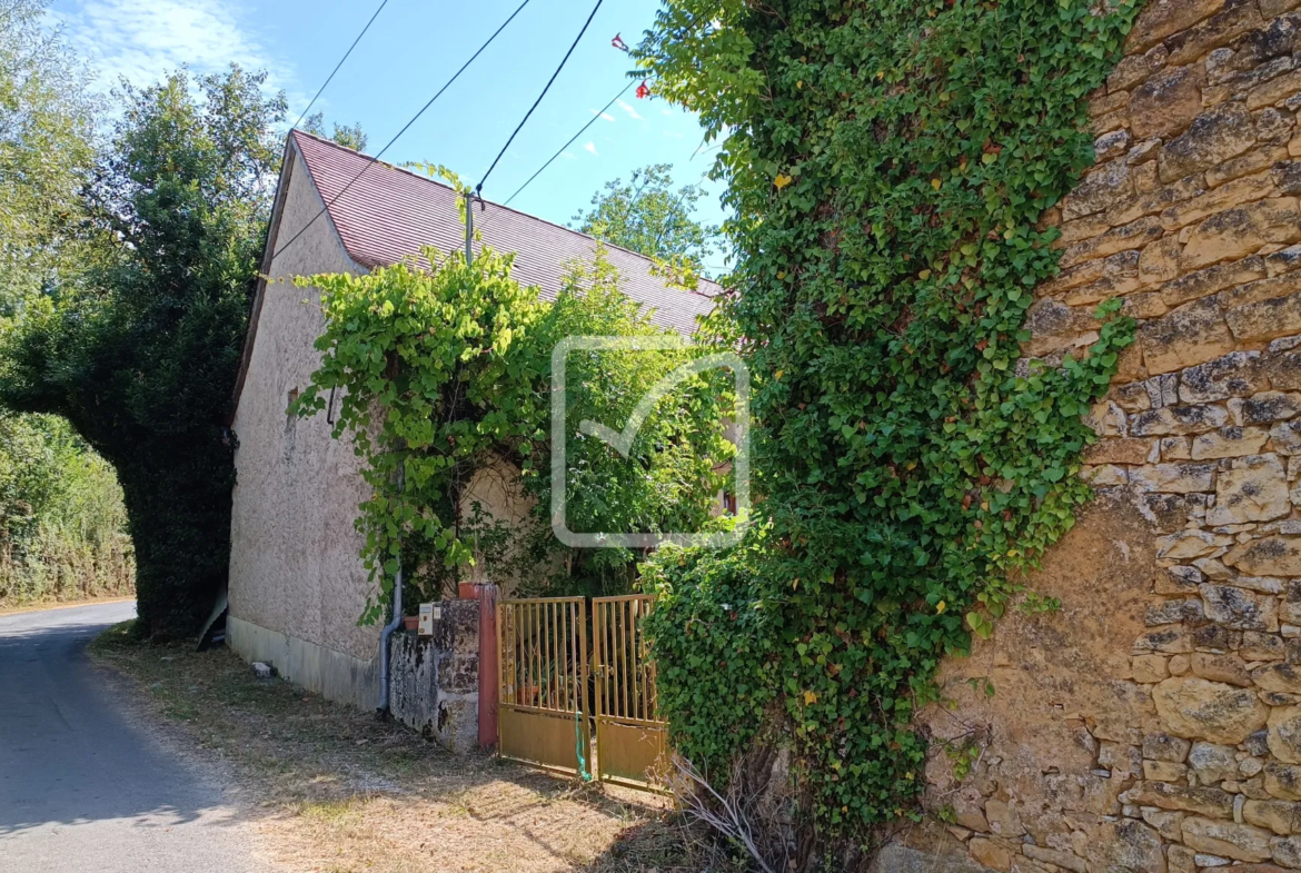 À vendre : ancienne ferme à restaurer à Cherveix-Cubas 