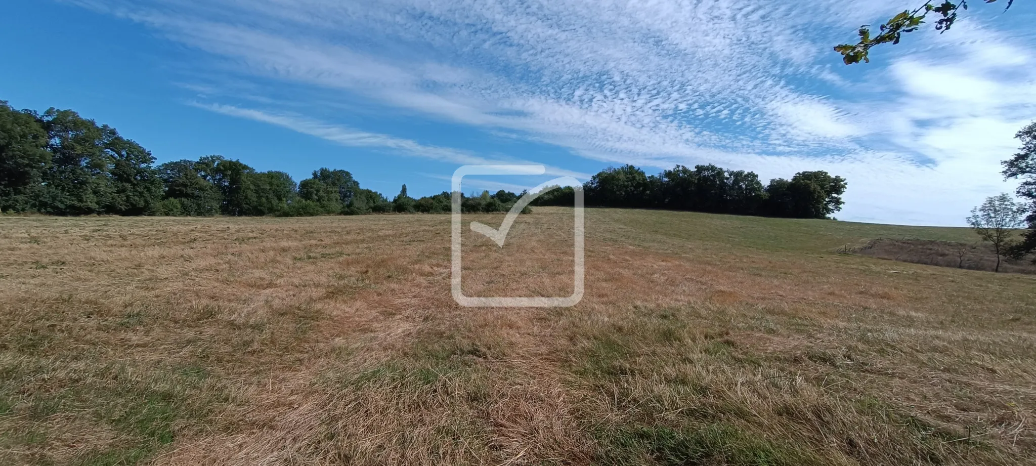 À vendre : ancienne ferme à restaurer à Cherveix-Cubas 