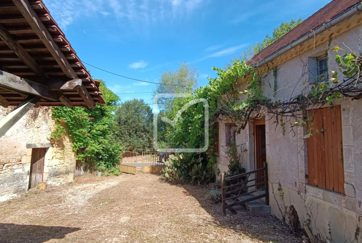 À vendre : ancienne ferme à restaurer à Cherveix-Cubas 