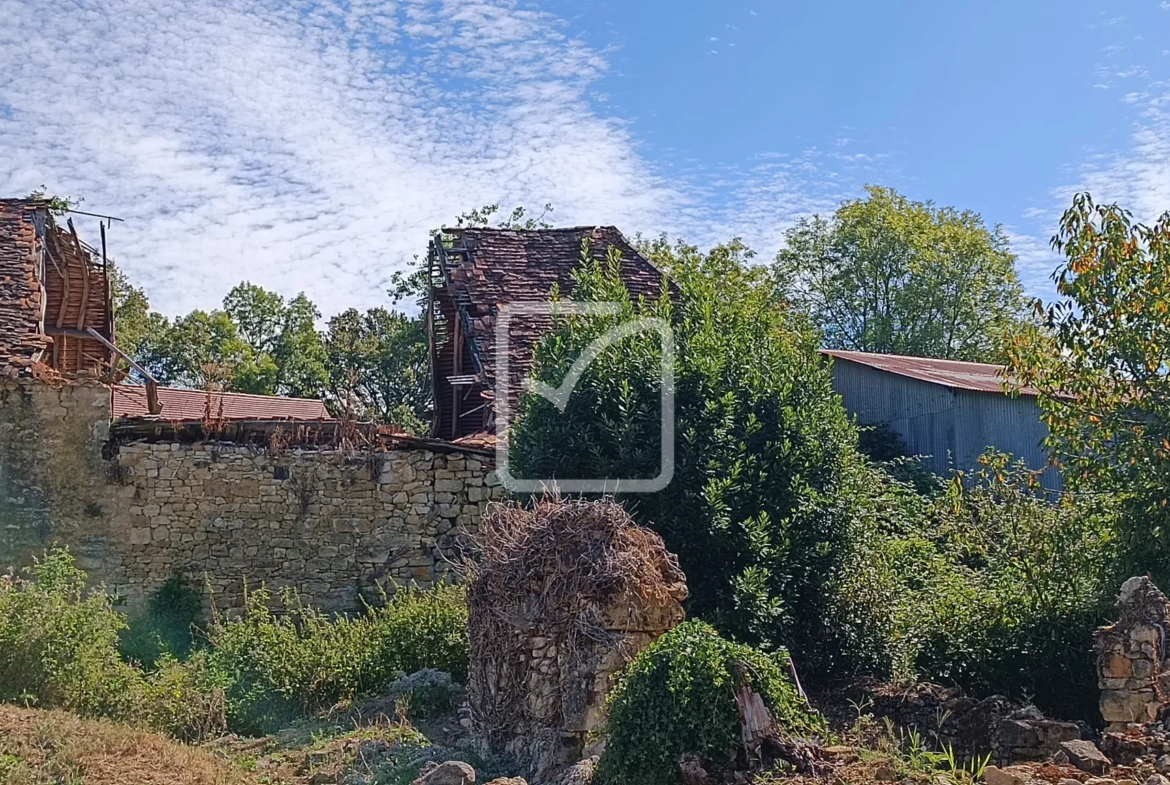 À vendre : ancienne ferme à restaurer à Cherveix-Cubas 