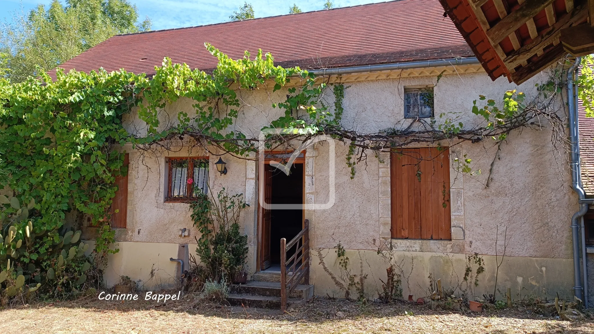 À vendre : ancienne ferme à restaurer à Cherveix-Cubas 