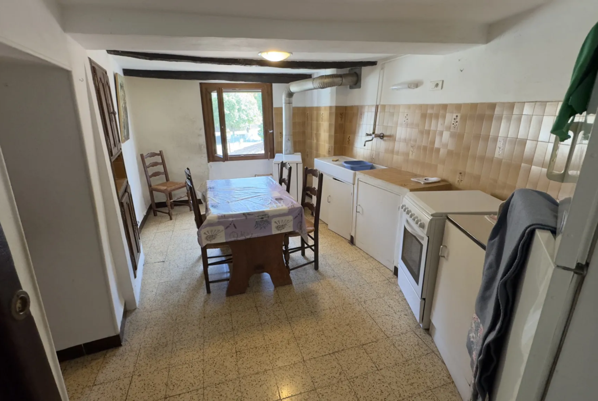 Appartement T2 à vendre à Cipières, village centre historique 