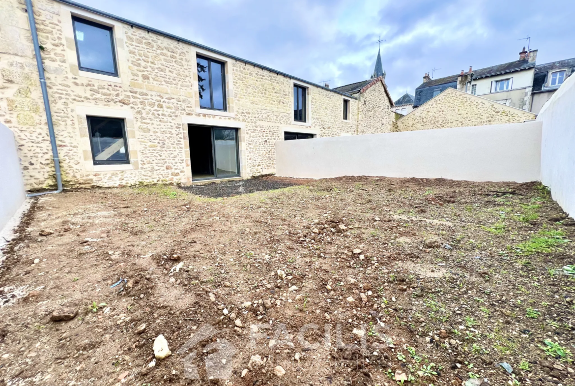 Maison de Caractère à Rénover de 113 m² avec Jardin à Poitiers 