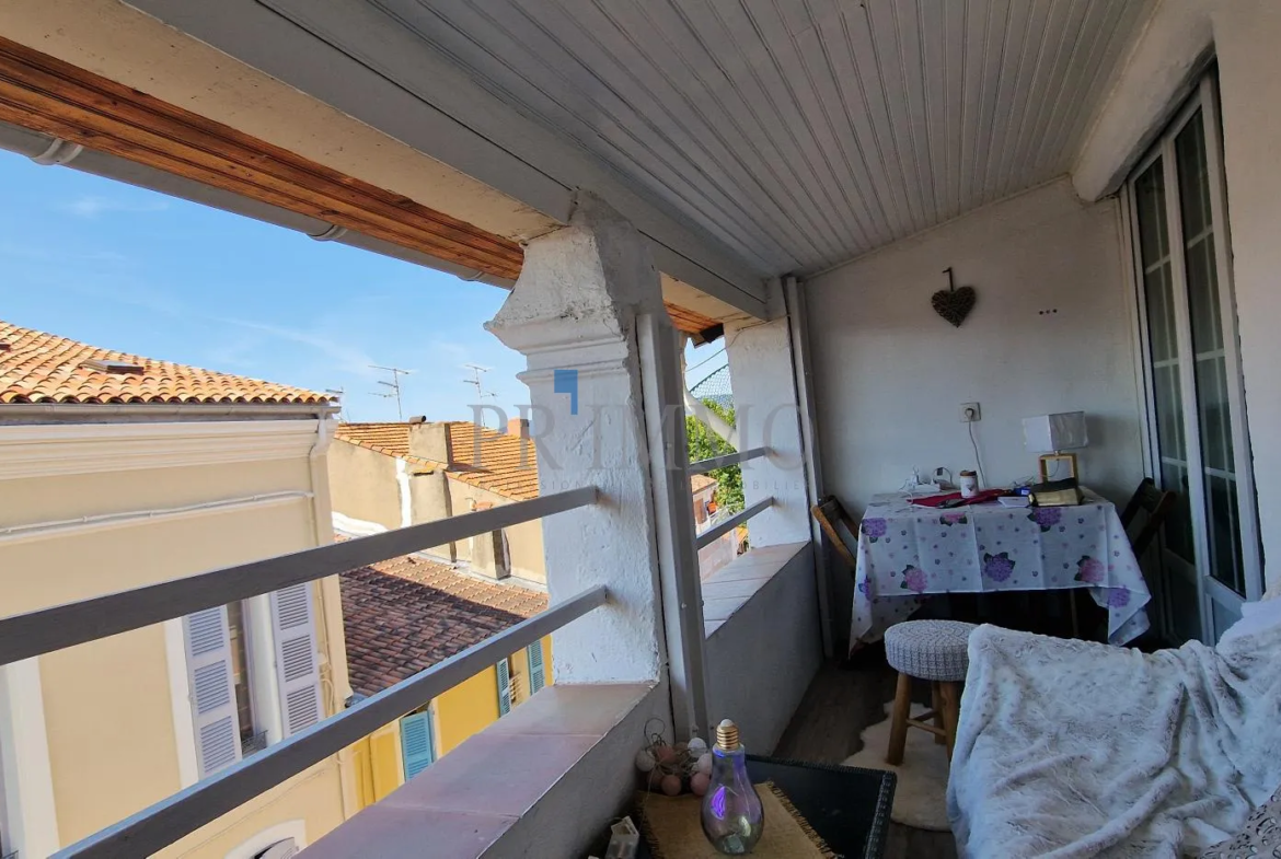 Grand Appartement T1 avec Terrasse en Vente à Fréjus 