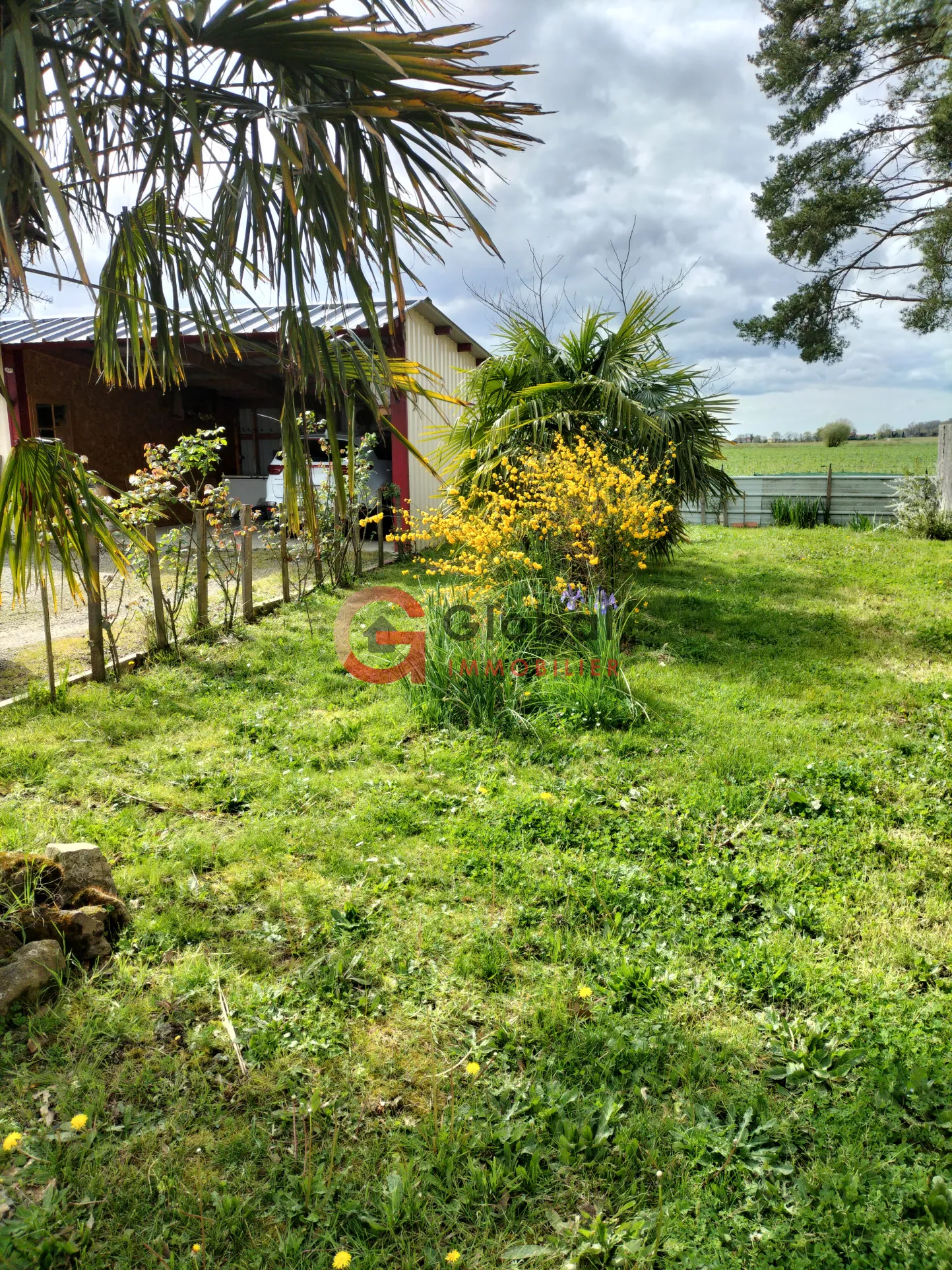 Maison T6 155 m² avec garage et abri sur terrain de 1400 m² à Maulichères 