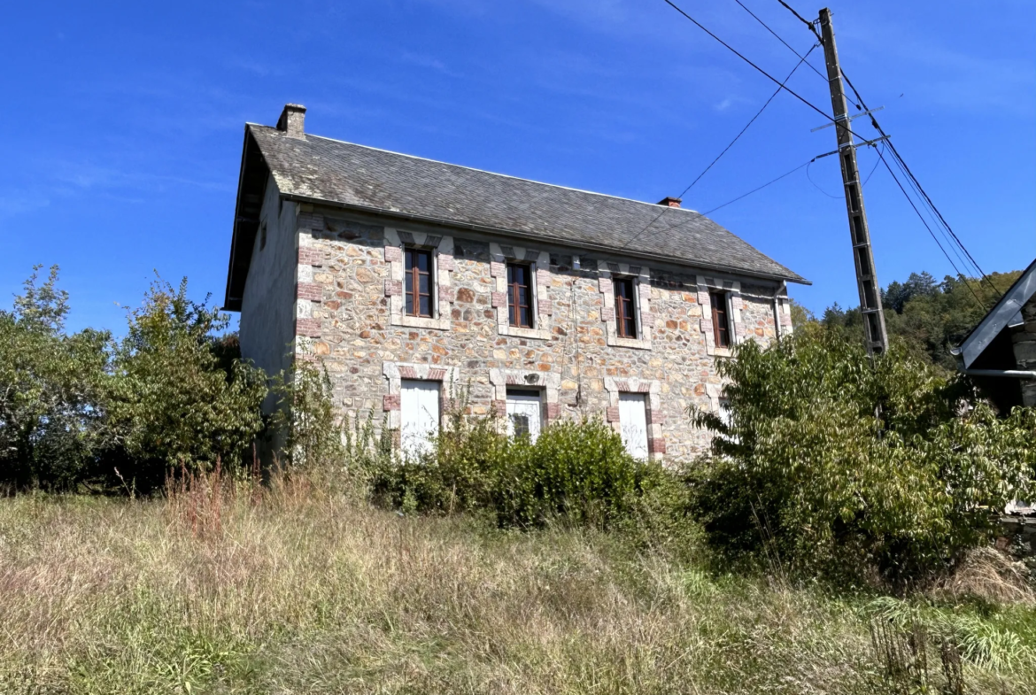 Corps de ferme avec vue exceptionnelle à Bar en Corrèze 