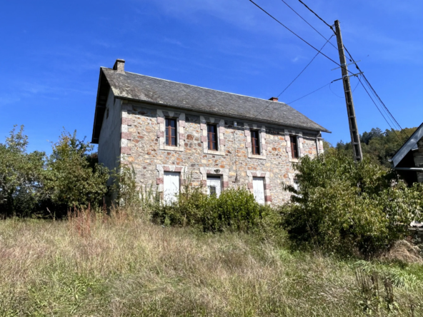 Corps de ferme avec vue exceptionnelle à Bar en Corrèze