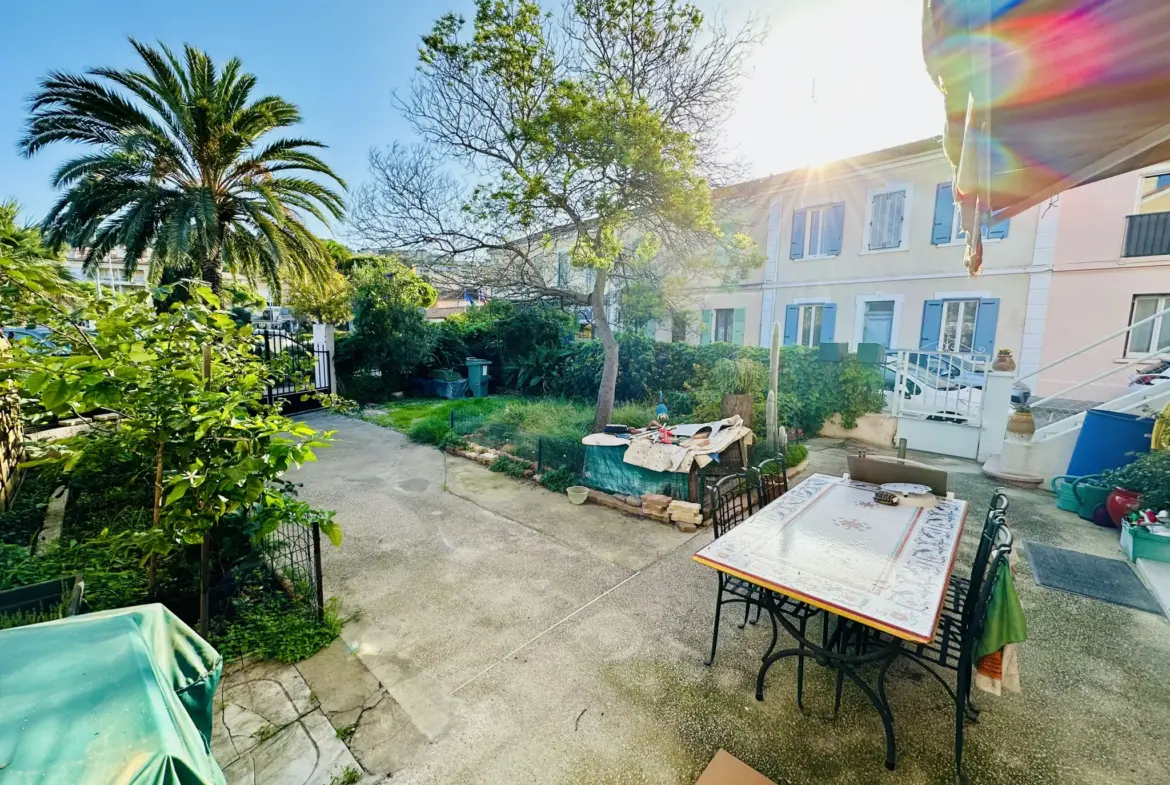 Charmant Bas de Villa 55m² avec Jardin à Saint Mandrier sur Mer 