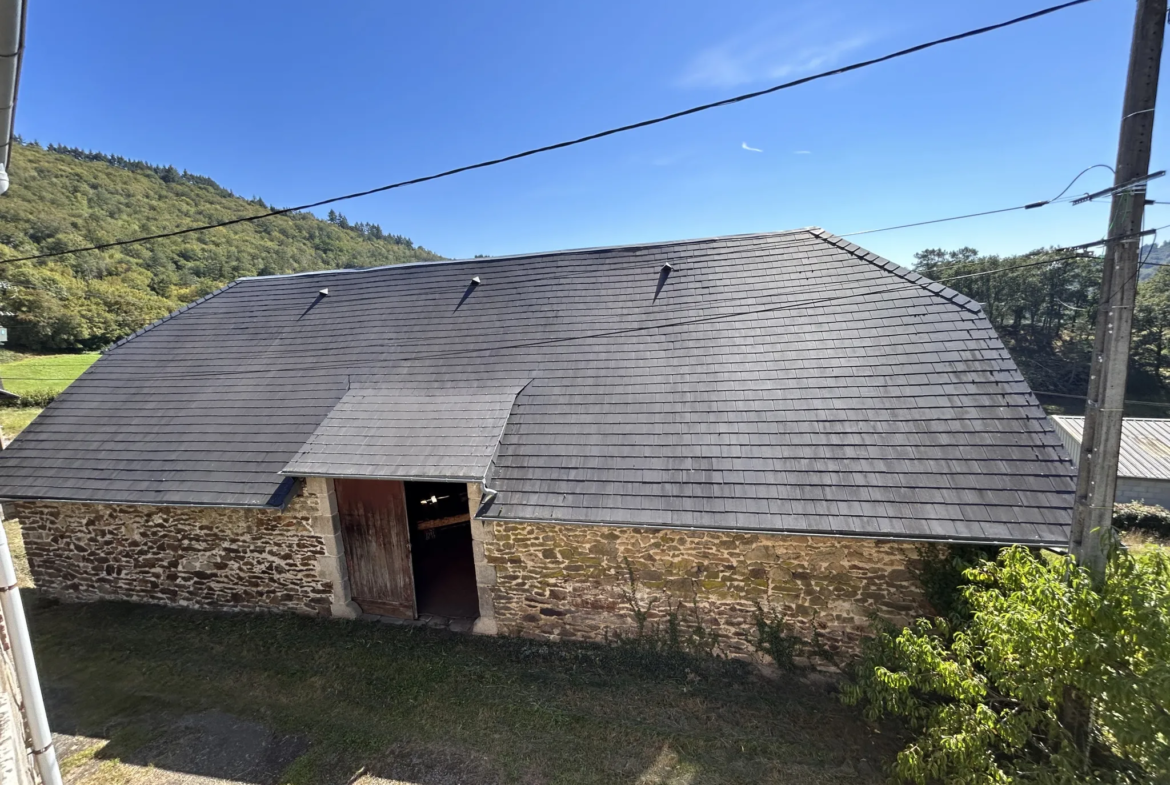 Corps de ferme avec vue exceptionnelle à Bar en Corrèze 