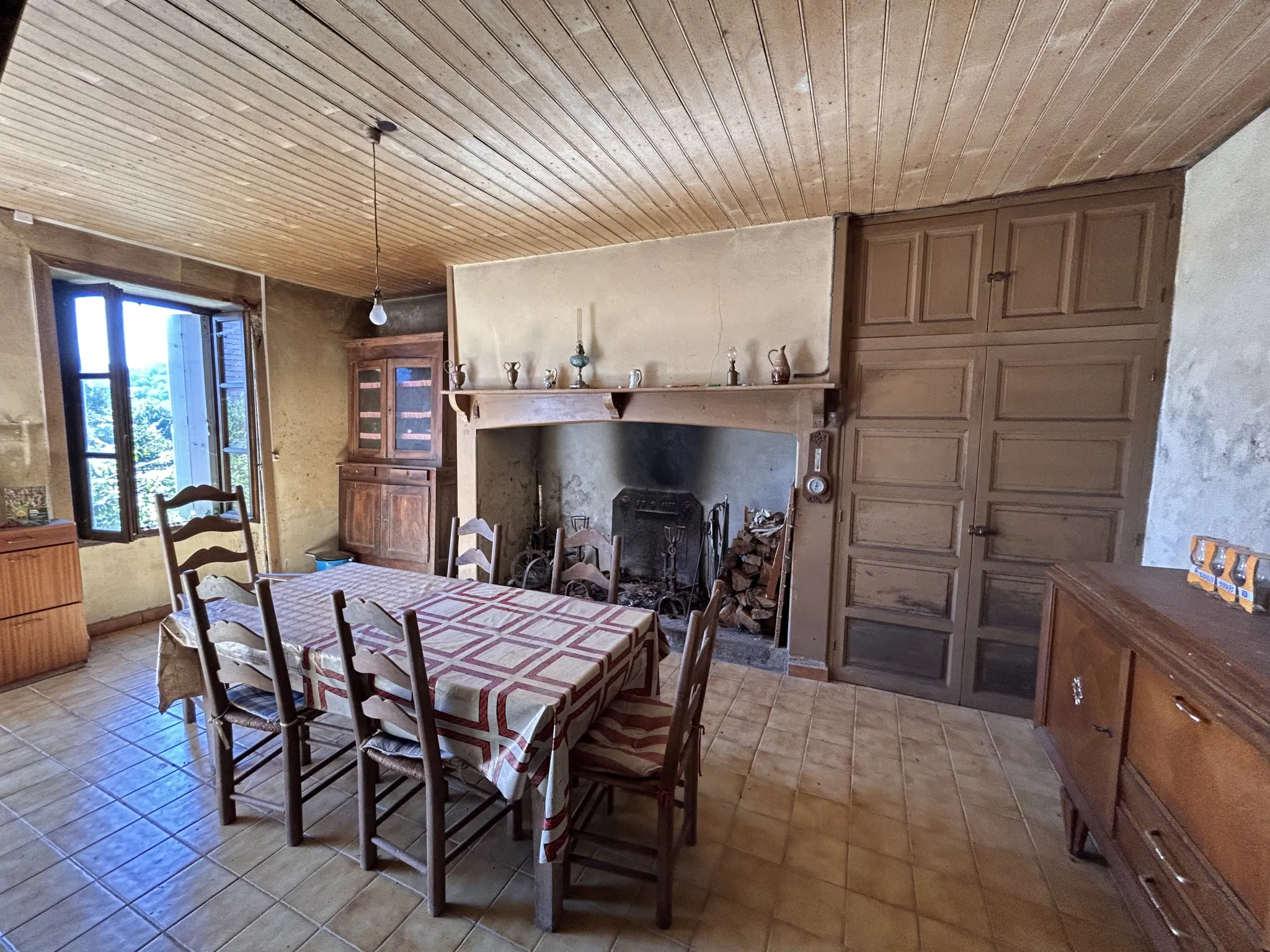 Corps de ferme avec vue exceptionnelle à Bar en Corrèze 