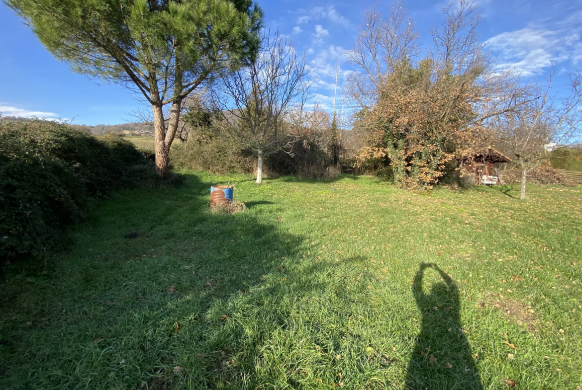 Terrain constructible de 888 m² à Peaugres près de la vallée du Rhône 