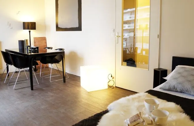 Studio rénové à vendre à Courbevoie 