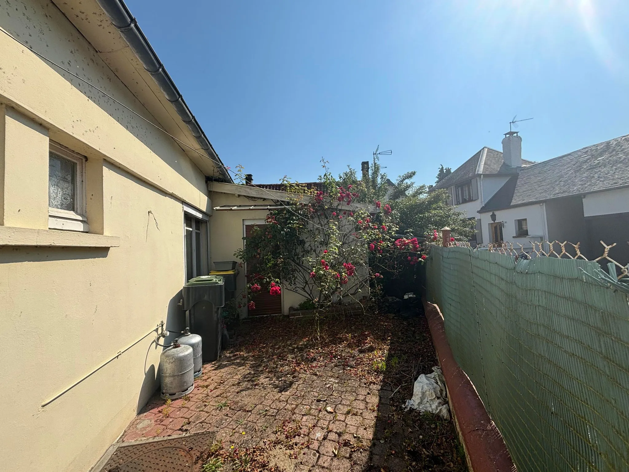 Maison à Rénover Confortable à Nouvion avec Jardin et Terrasse 