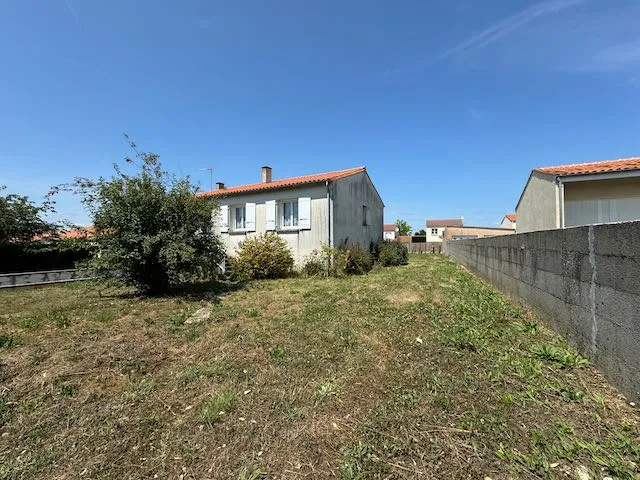 Charmante maison 3 chambres à Sainte-Hermine avec sous-sol total 