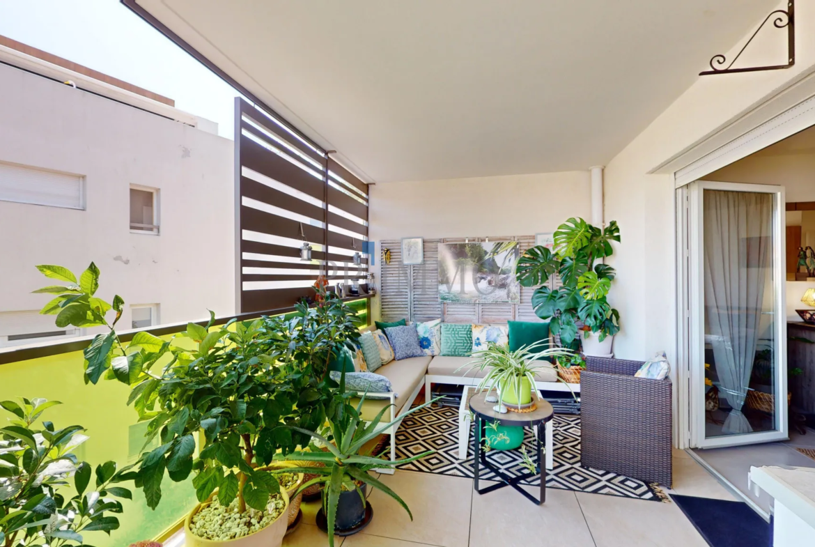 À vendre : Grand appartement T2 avec terrasse à Saint-Raphaël 