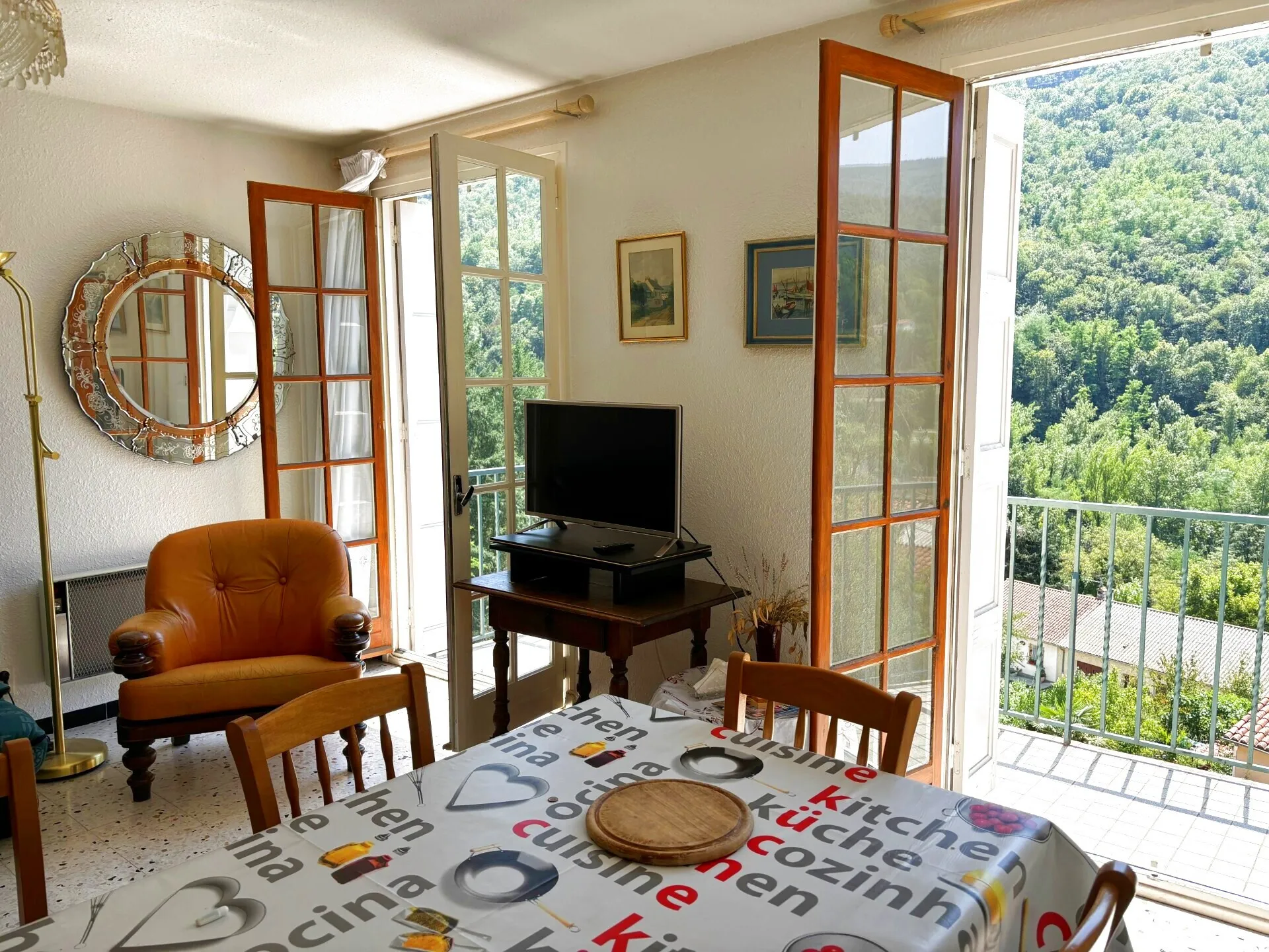 Agréable Appartement T2 avec Balcon et Parking à Prats de Mollo la Preste 