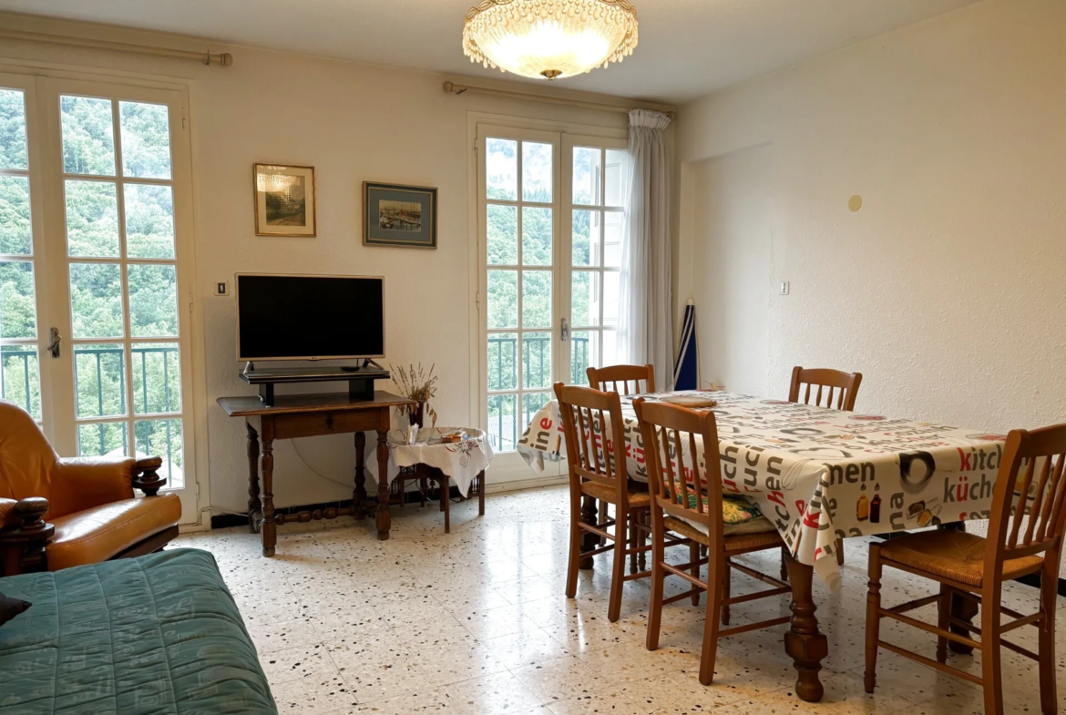 Agréable Appartement T2 avec Balcon et Parking à Prats de Mollo la Preste 