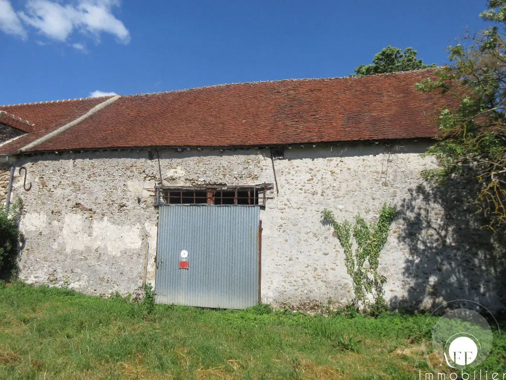 Terrain avec grange à vendre à Bellot - 875 m² 