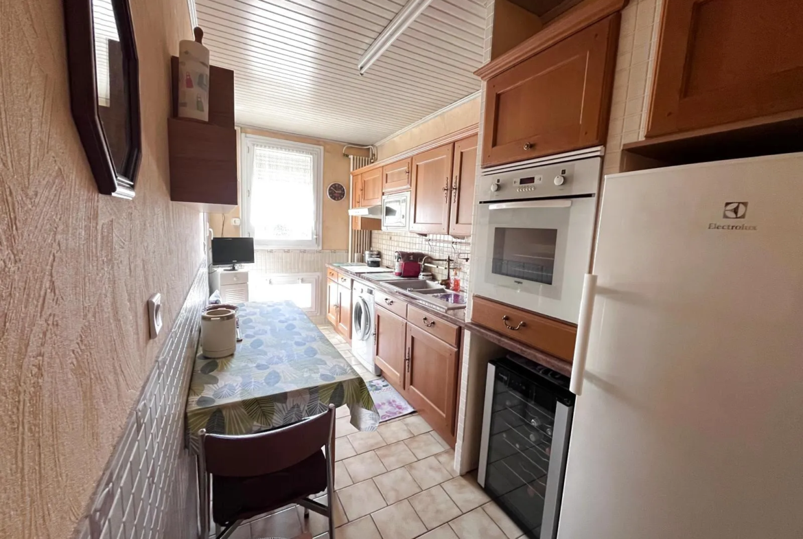 À vendre : Appartement 5 pièces à Marignane dans la résidence Les Pervenches 